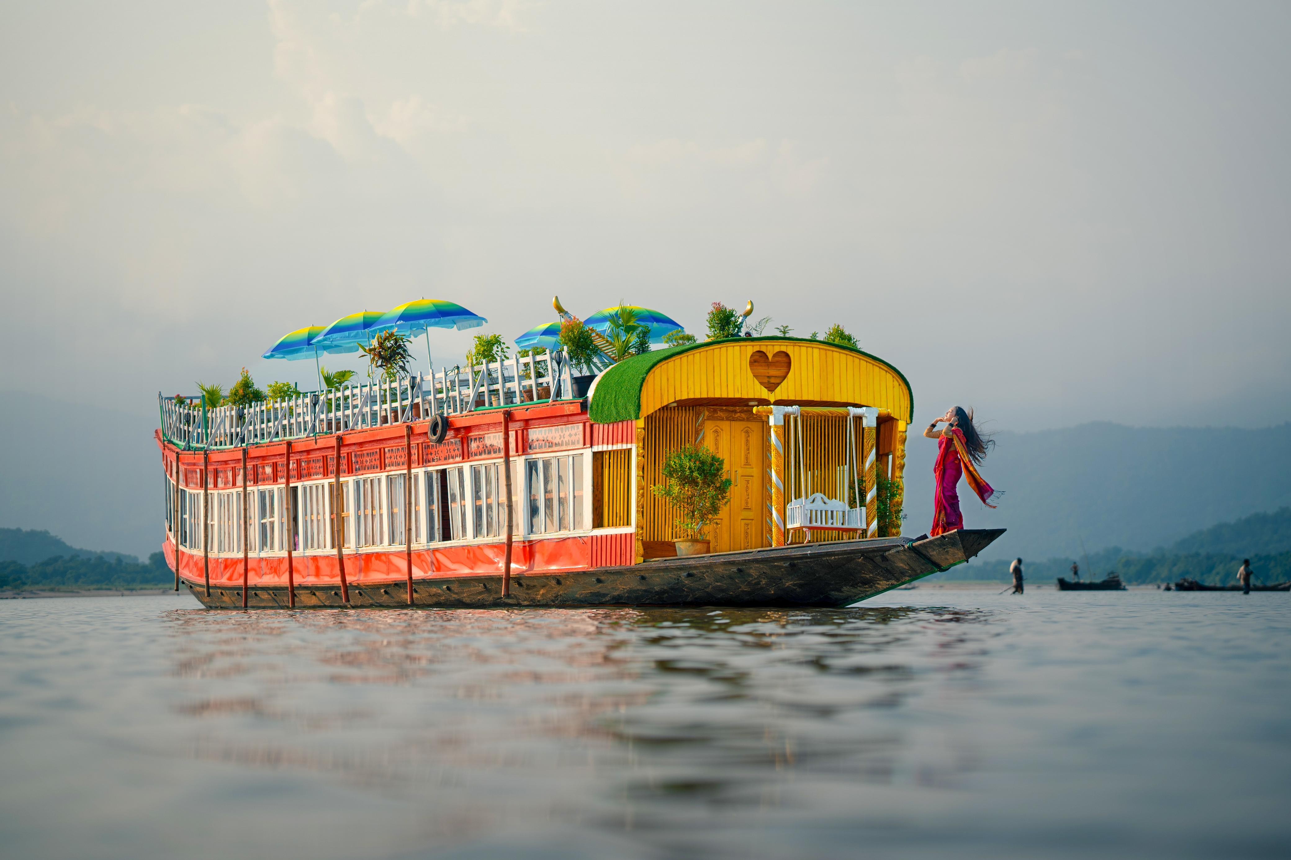 টাঙ্গুয়ার হাওরের বিশ্বস্ত নাম মুন অব টাঙ্গুয়া